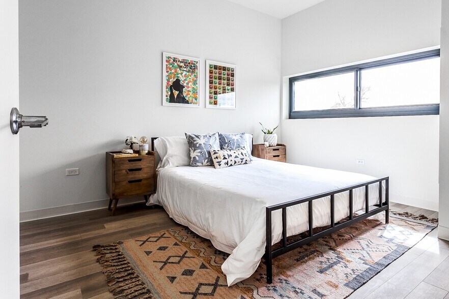 More Photos Of 2211 N Milwaukee Ave, Chicago Apartments For Lease