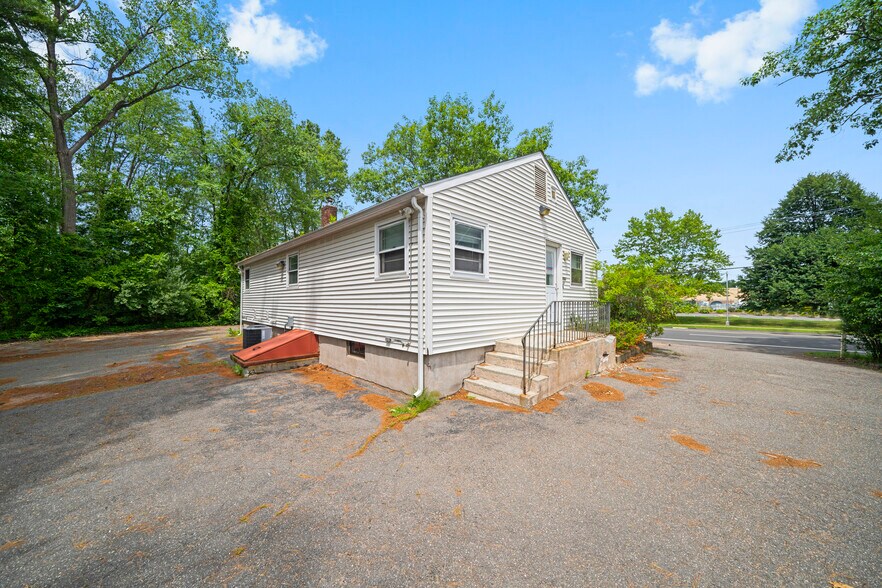 More Photos Of 88 Hazard Ave, Enfield Office For Sale