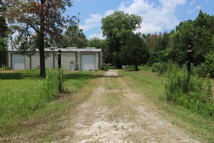 More Photos Of 36 Private Road 6245, Dayton Flex For Lease