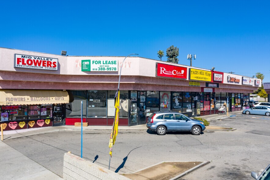 More Photos Of 17703-17715 Saticoy St, Reseda Unknown For Lease