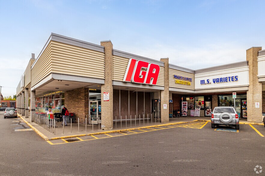 More Photos Of 4801-4885 Av Van Horne, Montréal General Retail For Lease