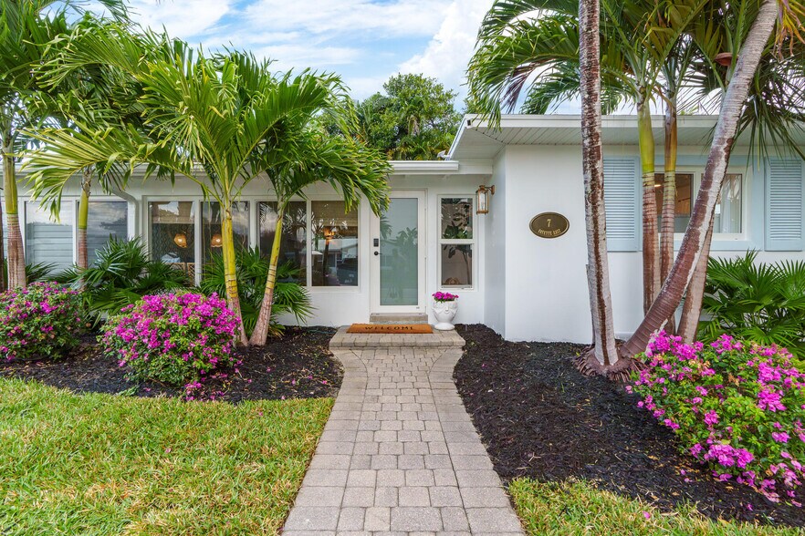 More Photos Of 7 Fayette Dr, Ocean Ridge Multifamily For Sale