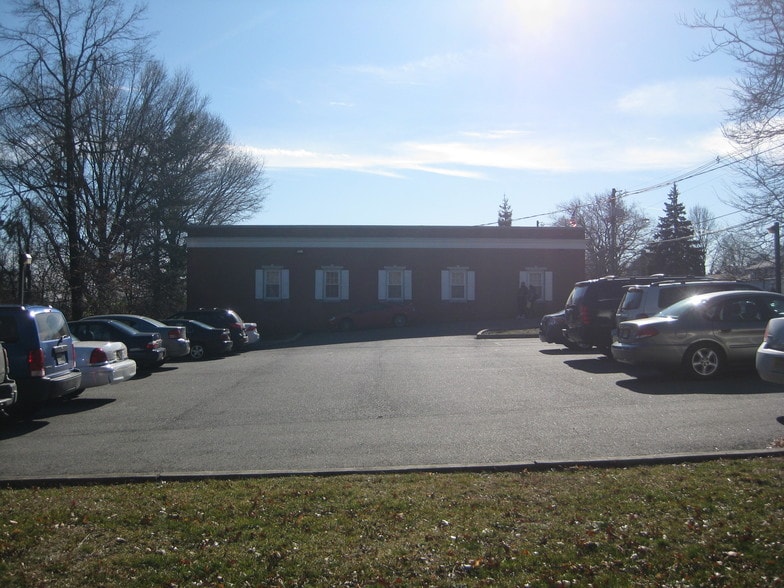 More Photos Of 335 Broad St, Clifton Office For Lease