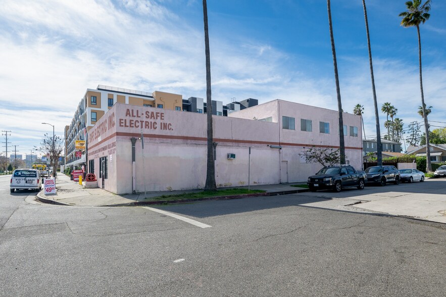 More Photos Of 7057 Canoga Ave, Canoga Park Freestanding For Sale