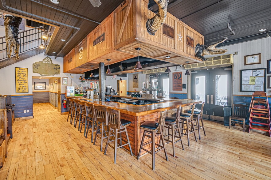 More Photos Of 209 W Congress St, Savannah Restaurant For Sale