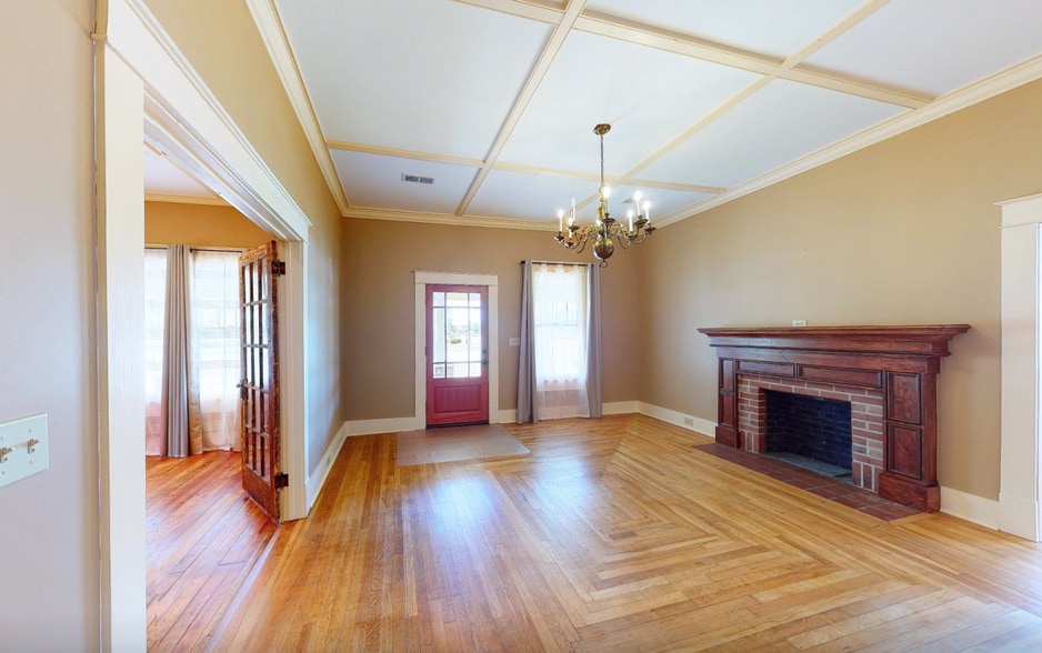 More Photos Of 111 West Orange St, Jesup Freestanding For Lease