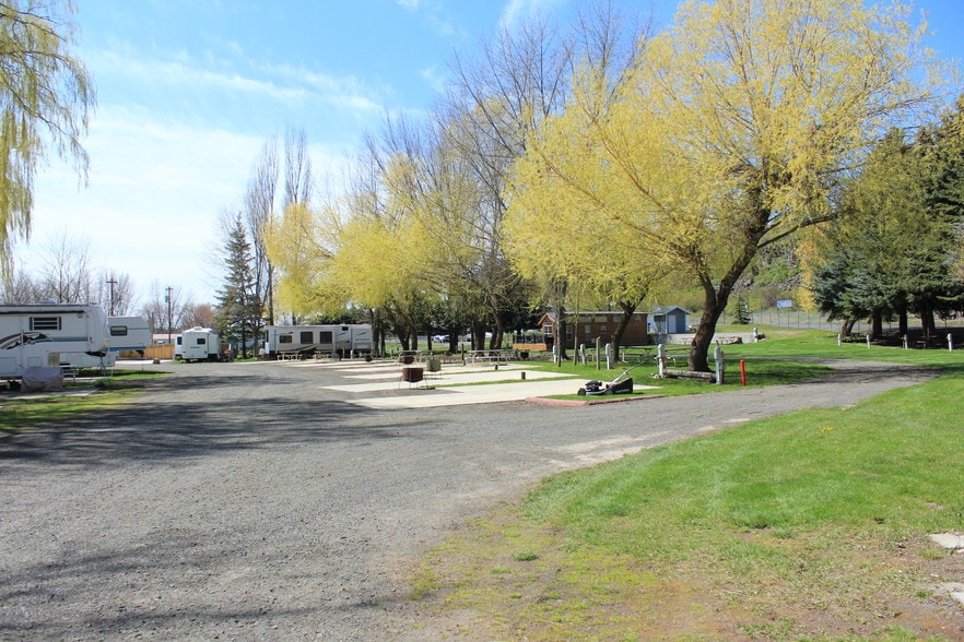 More Photos Of 18617 W Williams Lake Rd, Cheney Trailer Camper Park For Lease