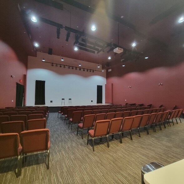More Photos Of 6711 Oak St, Frisco Movie Theatre For Sale
