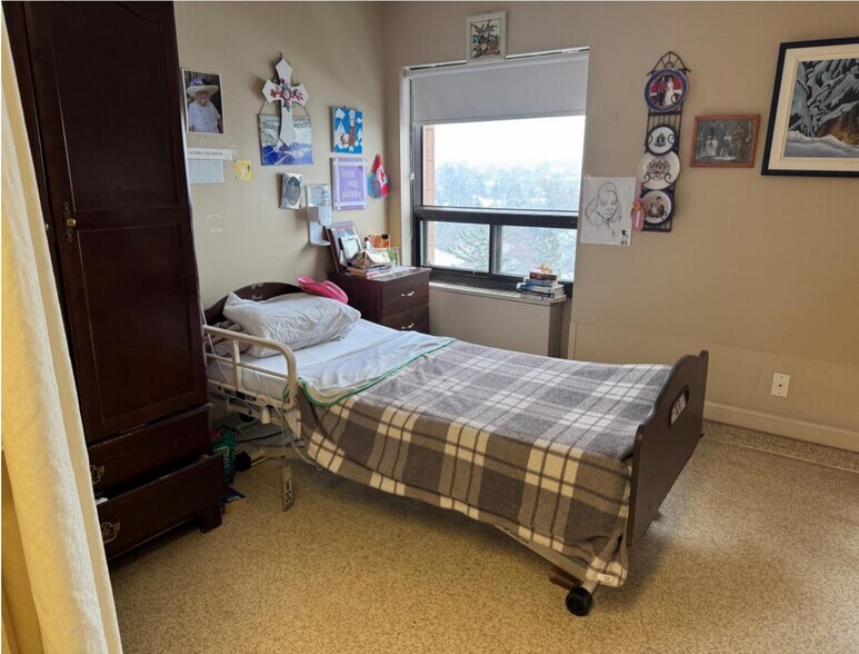 More Photos Of 2330 Carling Ave, Ottawa Continuing Care Retirement Community For Sale
