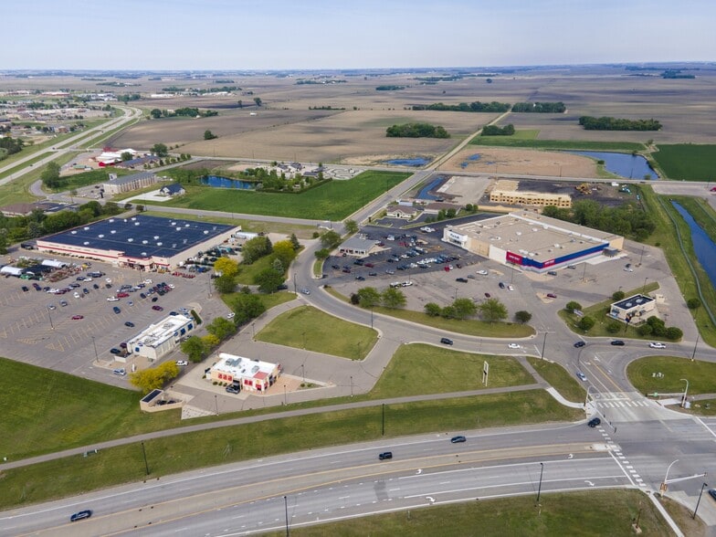 More Photos Of 1200 E Susan Dr, Marshall Freestanding For Lease