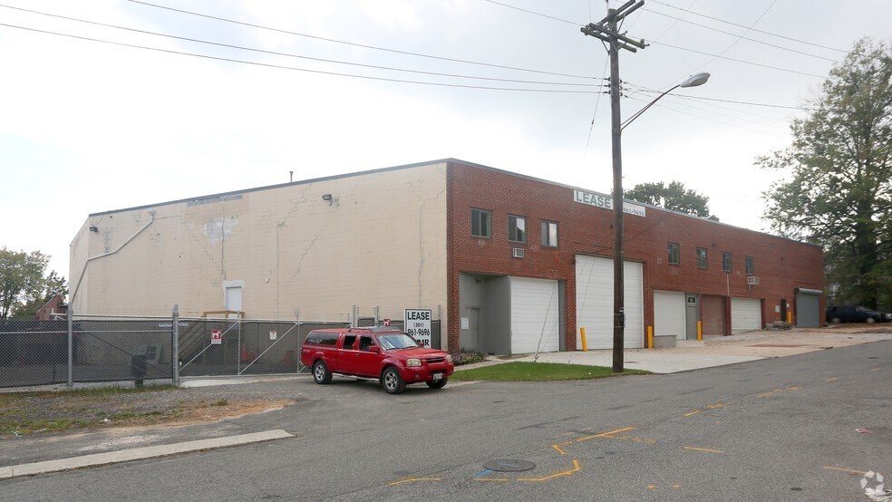 More Photos Of 2417-2419 Evarts St NE, Washington Warehouse For Lease