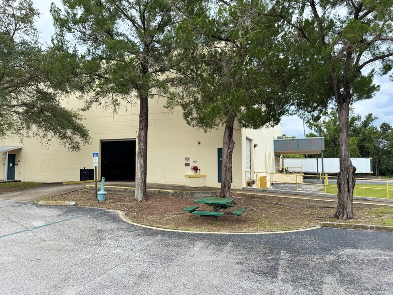 More Photos Of 11321 US Highway 19, Port Richey Flex For Sale