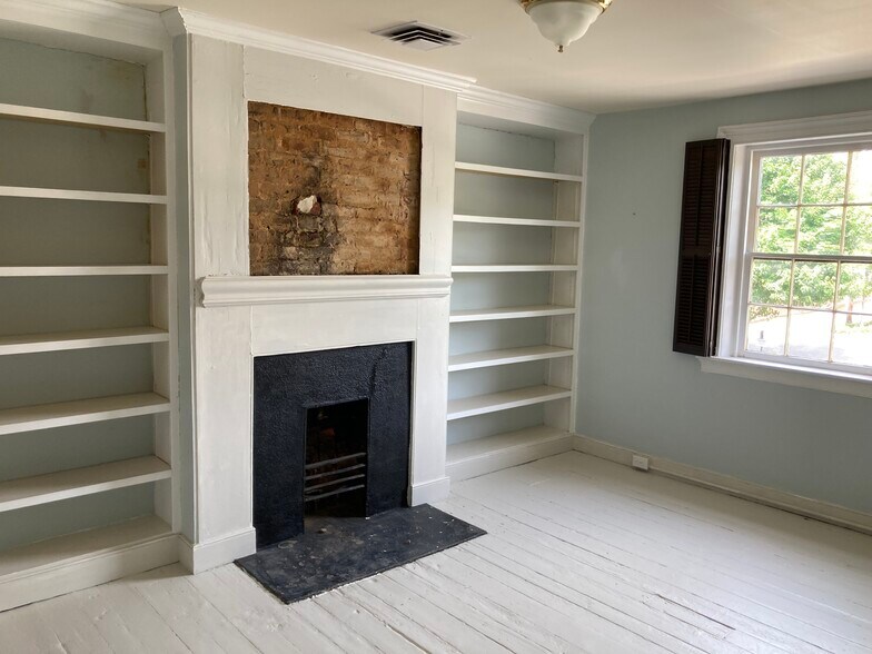 More Photos Of 113 N Foushee St, Richmond Office For Sale