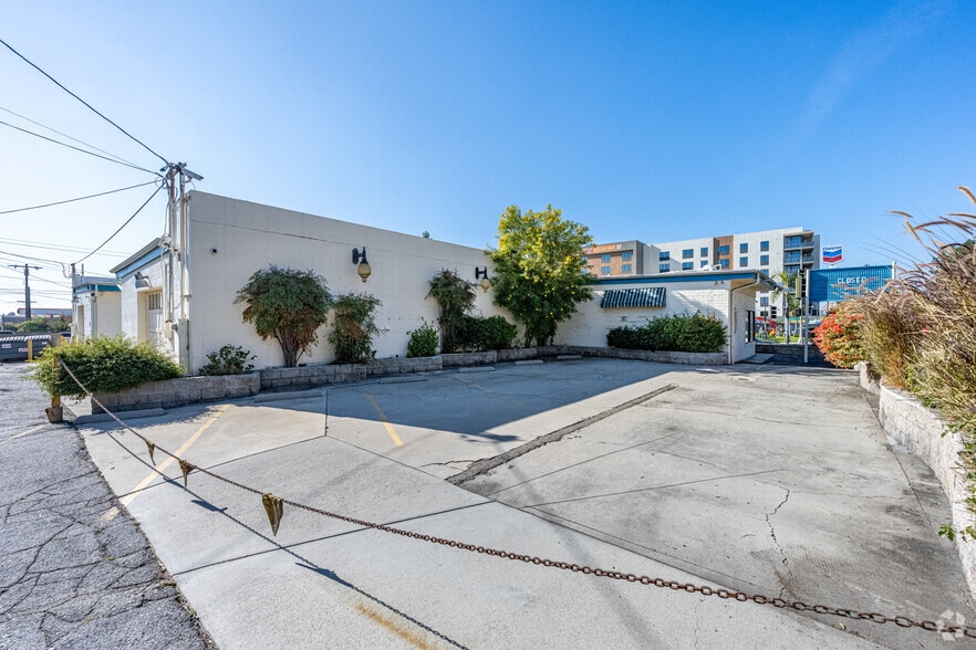 More Photos Of 1530 S Myrtle Ave, Monrovia Freestanding For Sale