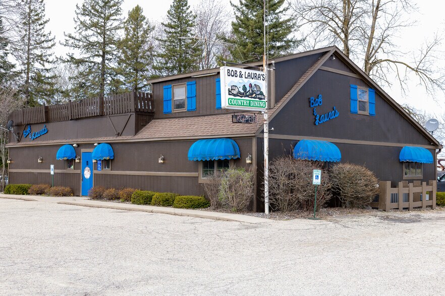 Primary Photo Of N4175 Alpine Ln, Pound Restaurant For Sale