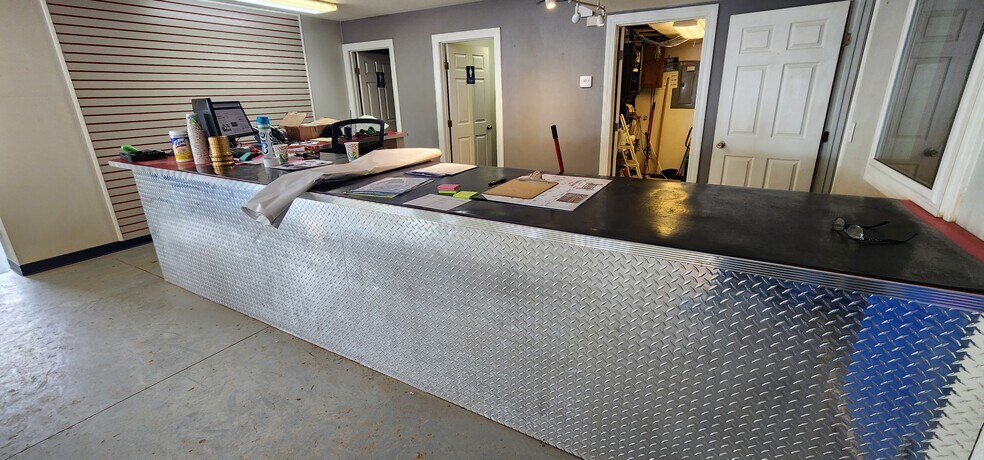 More Photos Of 10468 1st St SW, Killdeer Service For Lease