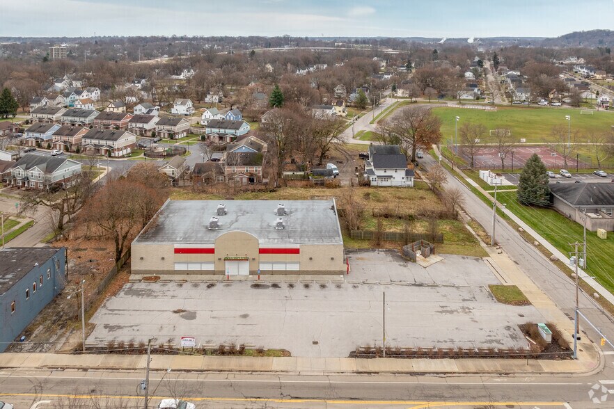 More Photos Of 580 Vernon Odom Blvd, Akron Freestanding For Lease
