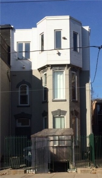 Primary Photo Of 206 Carlton St, Toronto Apartments For Sale