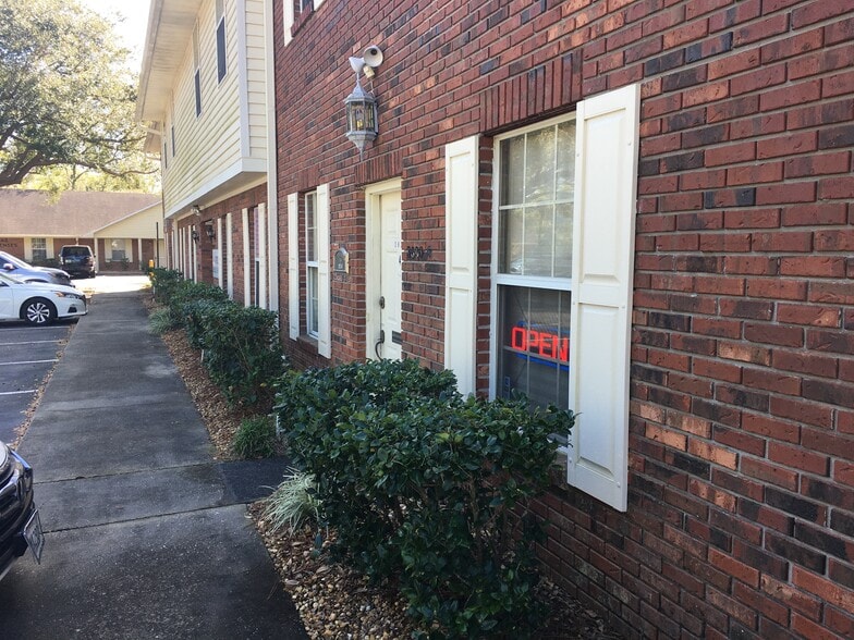 More Photos Of 3830 Williamsburg Park Blvd, Jacksonville Medical For Sale