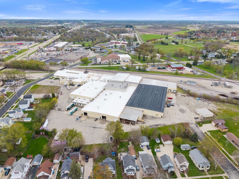 More Photos Of 426 S Montgomery St, Watertown Manufacturing For Lease