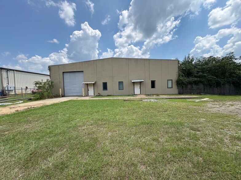 Primary Photo Of 619 Marcus St, Dublin Light Distribution For Sale