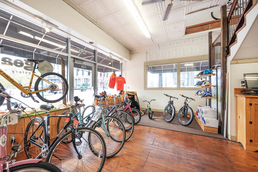 More Photos Of 126 W Main St, Plainfield Storefront For Sale