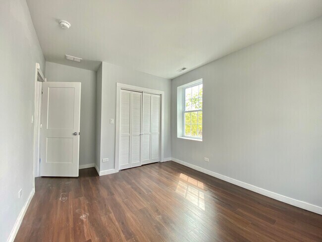 More Photos Of 7441 N Rogers Ave, Chicago Multifamily For Sale