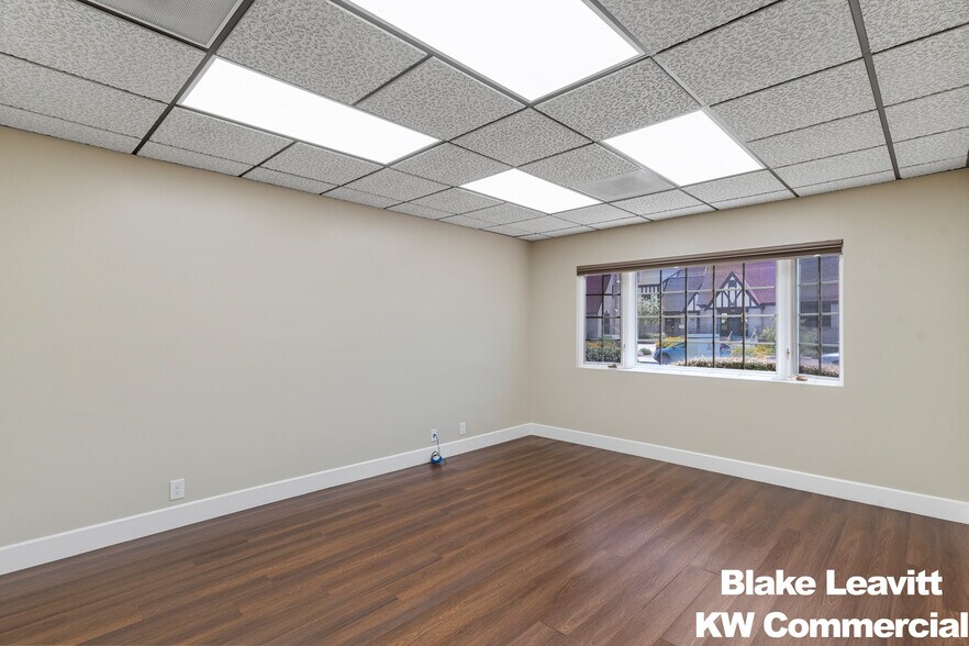 More Photos Of 510 S 9th St, Las Vegas Office For Sale