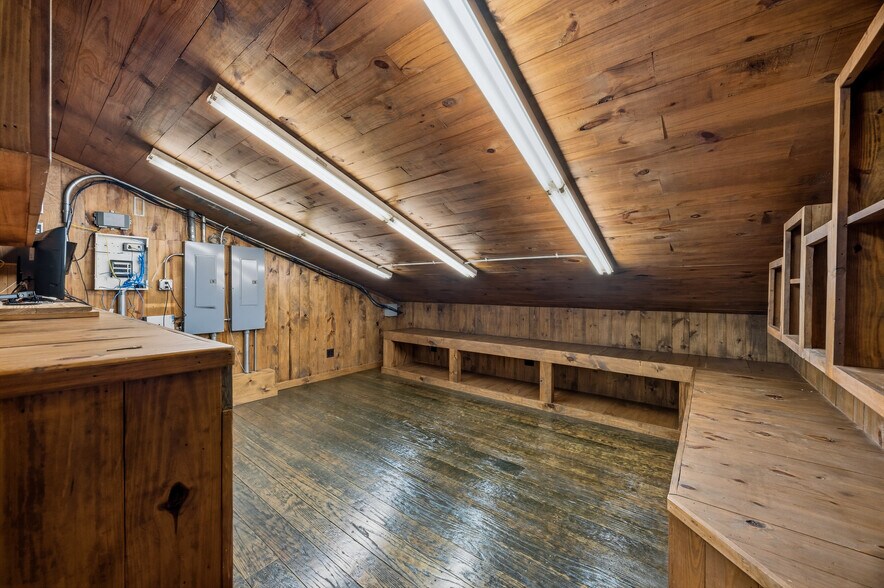 More Photos Of 1276 County Road 3318, Greenville Lodge Meeting Hall For Sale