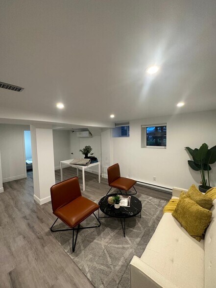 More Photos Of 66 Wellington St S, Hamilton Apartments For Sale