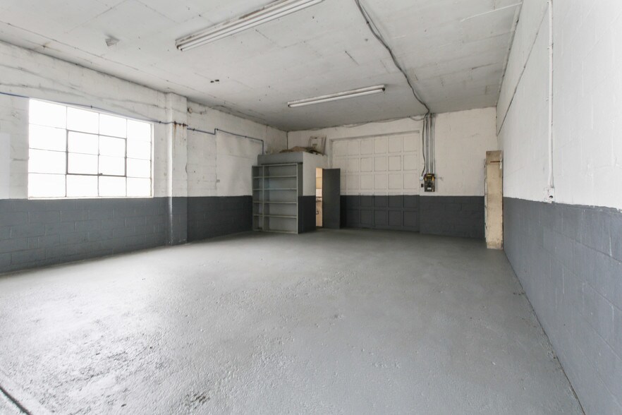 More Photos Of 1959 New York Ave, Huntington Station Auto Repair For Sale