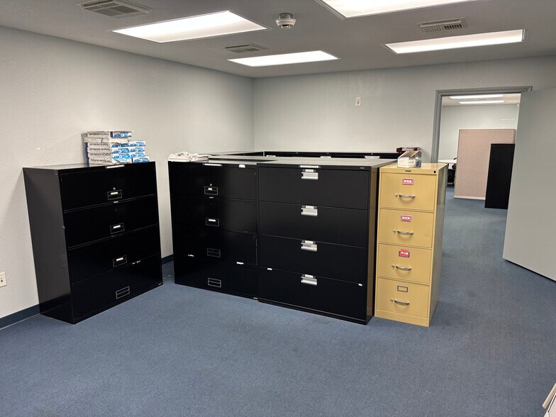 More Photos Of 3223 Trebor St, Pasadena Distribution For Lease