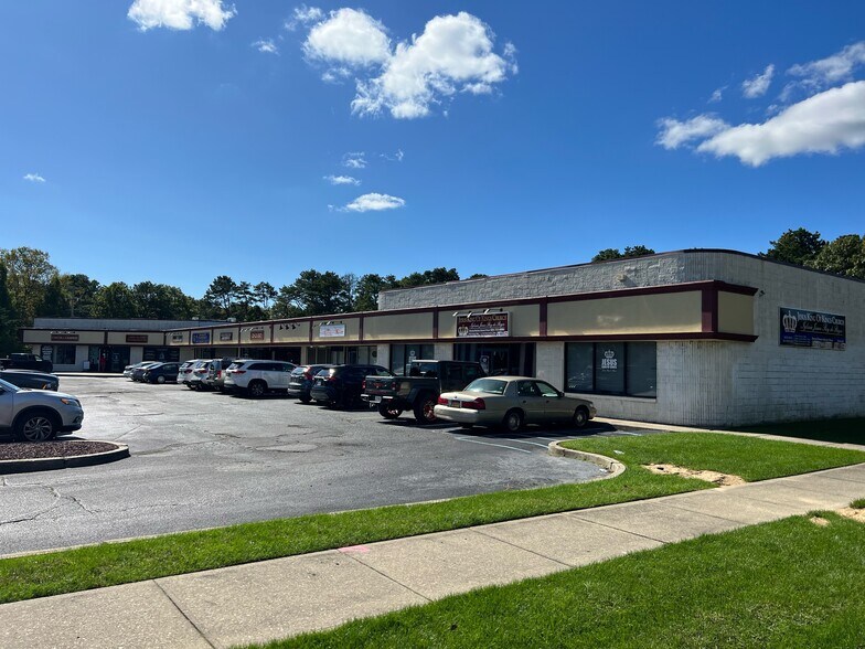 60 Northern Blvd, Shirley, NY 11967 Freestanding For Sale