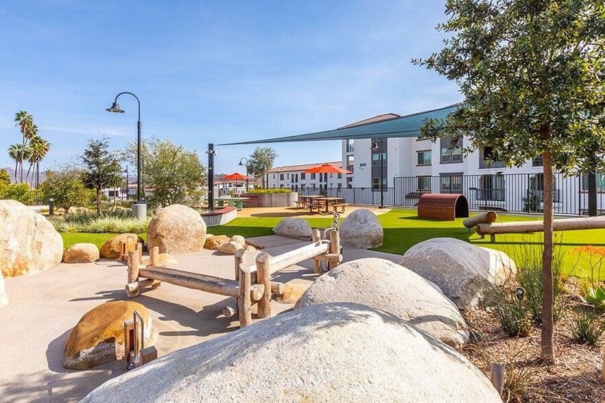 More Photos Of 12849 Poway Rd, Poway Unknown For Lease