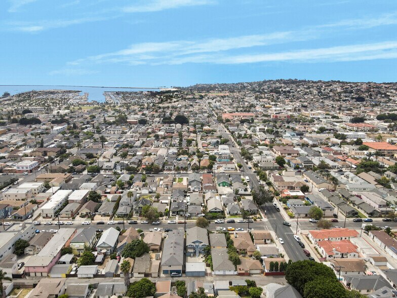 More Photos Of 372 W 11th St, San Pedro Apartments For Sale