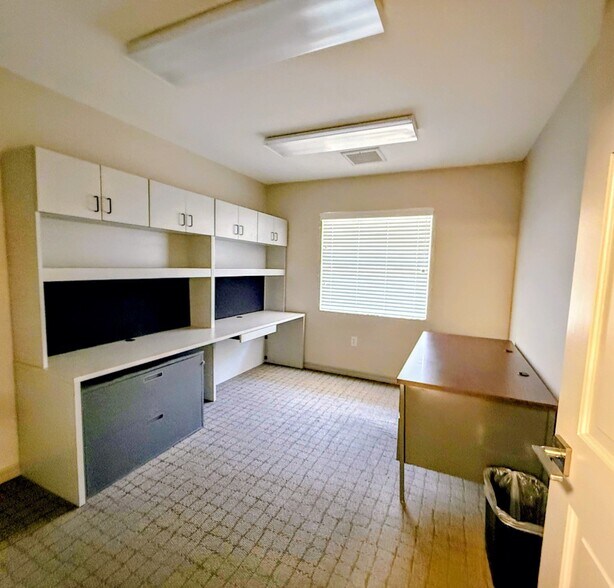 More Photos Of 1034 16th St N, Saint Petersburg Medical For Lease
