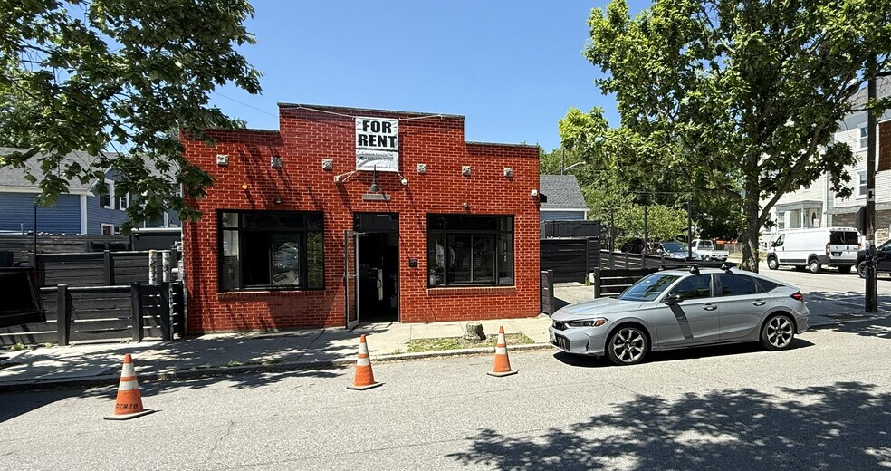 Primary Photo Of 146 Ives St, Providence Restaurant For Lease