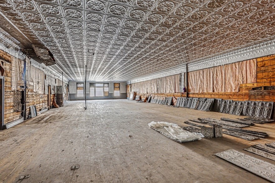 More Photos Of , Bay City General Retail For Sale