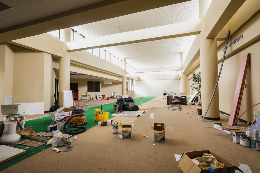 More Photos Of 4000 Garth Rd, Baytown Medical For Sale