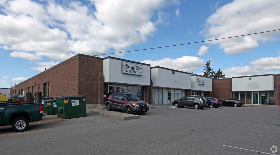 More Photos Of 1380 Hopkins St, Whitby Showroom For Lease
