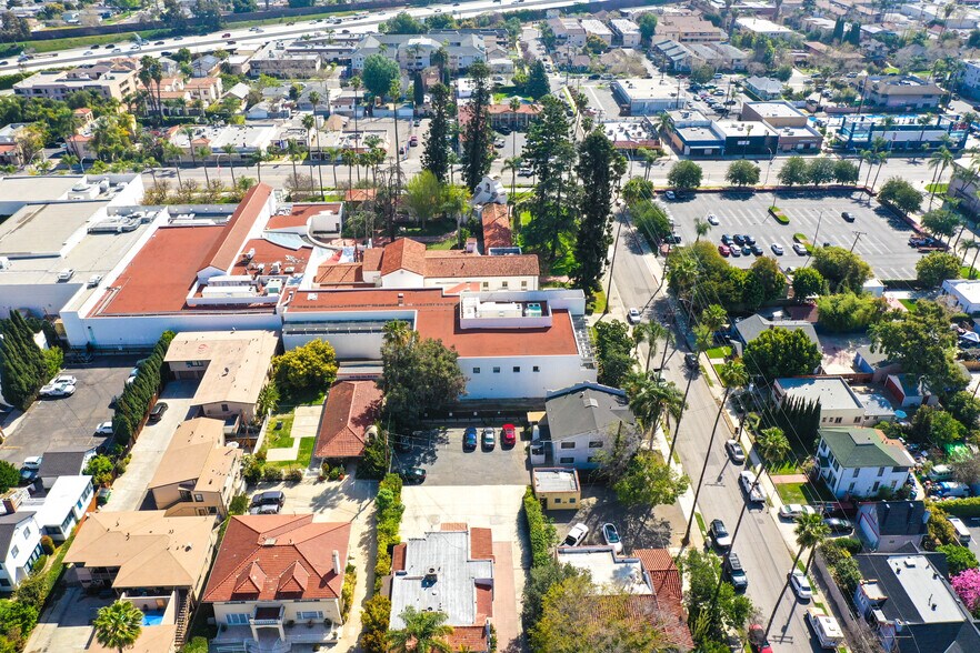 More Photos Of 207 W 20th St, Santa Ana Office For Sale