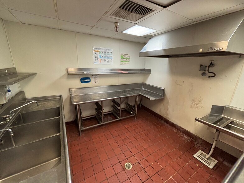 More Photos Of 5312 Old Redwood Hwy, Petaluma Restaurant For Sale