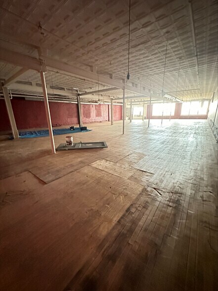 More Photos Of 976 Broadway, Buffalo Storefront For Lease