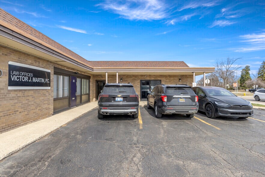 More Photos Of 1800 Grindley Park St, Dearborn Office For Lease