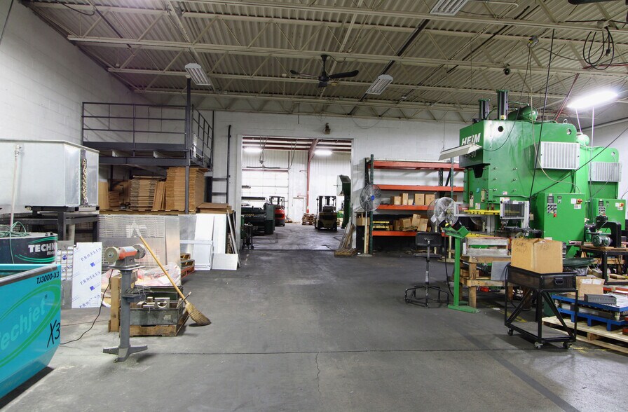 More Photos Of 2401 N Ritter Ave, Indianapolis Warehouse For Lease