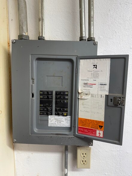 More Photos Of 627 N 2nd Ave, Ajo Restaurant For Sale