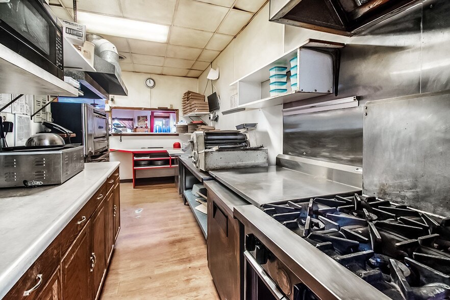 More Photos Of 134 S Main St, Oregon Restaurant For Sale