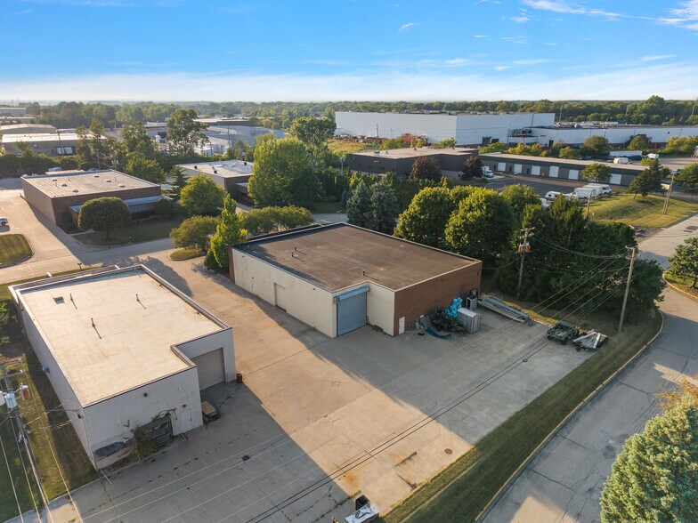 More Photos Of 44468 Reynolds Dr, Clinton Township Manufacturing For Sale