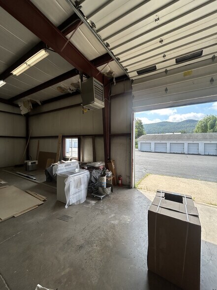 More Photos Of 205 Fleming St, Williamsport Self Storage For Lease