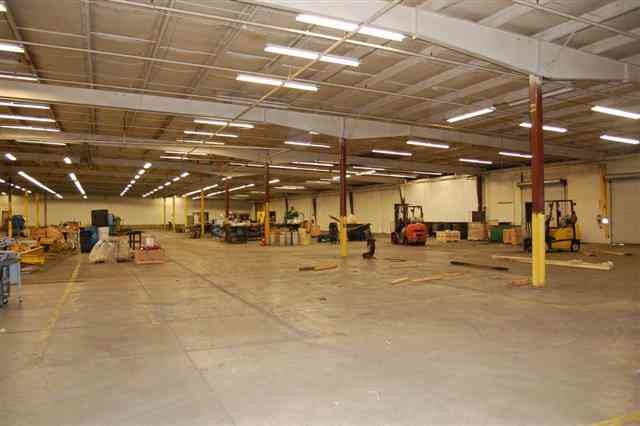 More Photos Of 1 Municipal Dr, Carrollton Distribution For Lease